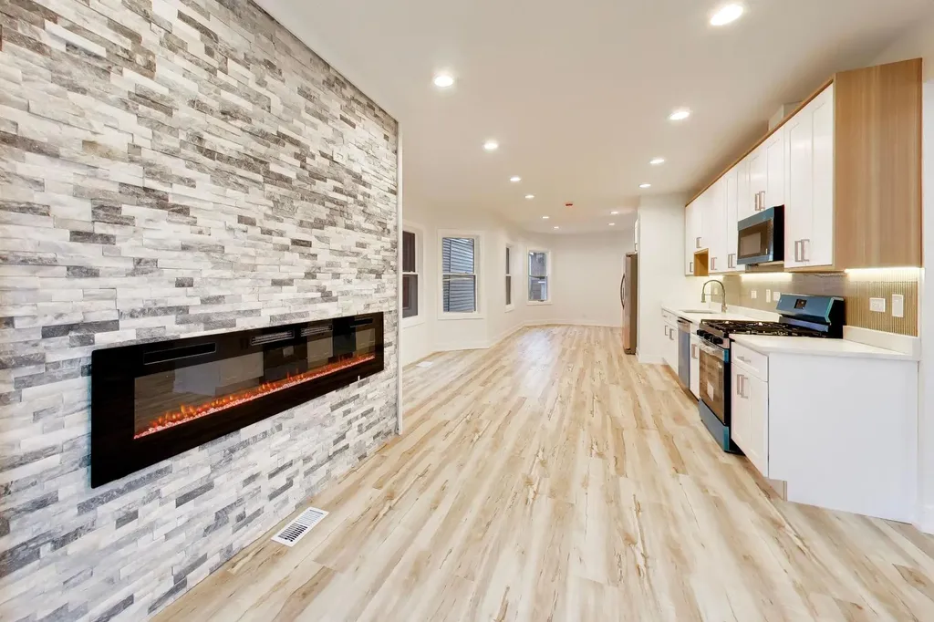 544 North Leamington Avenue Chicago IL 60644