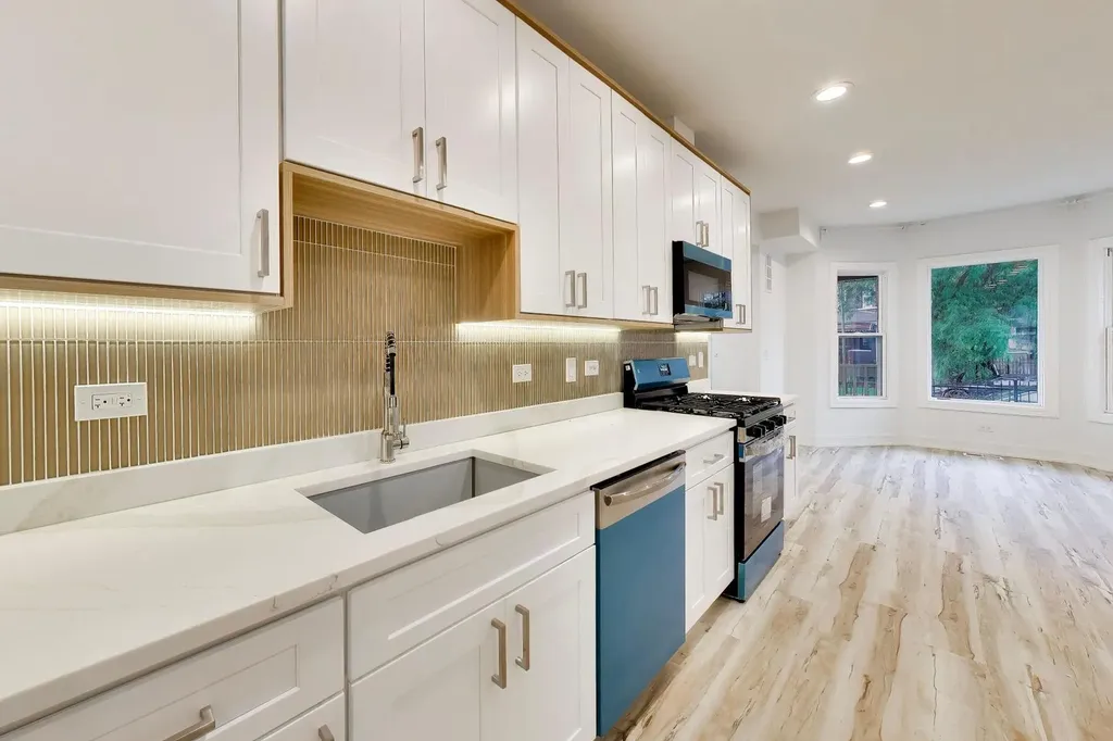 544 North Leamington Avenue Chicago IL 60644