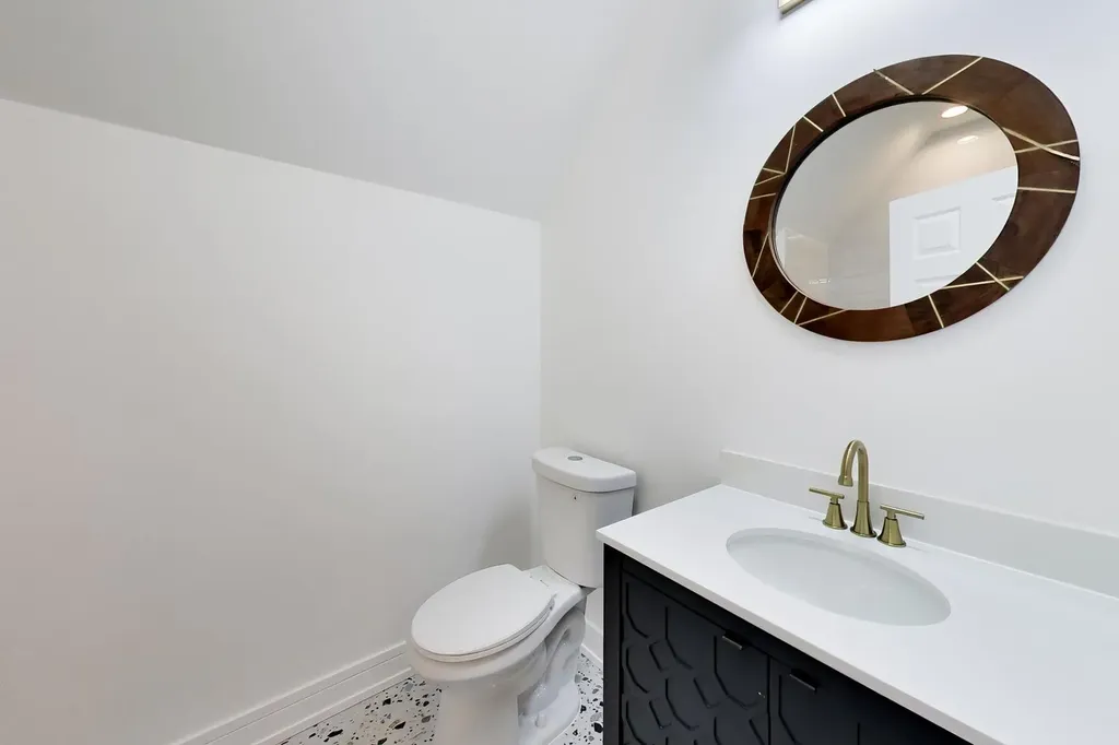 544 North Leamington Avenue Chicago IL 60644