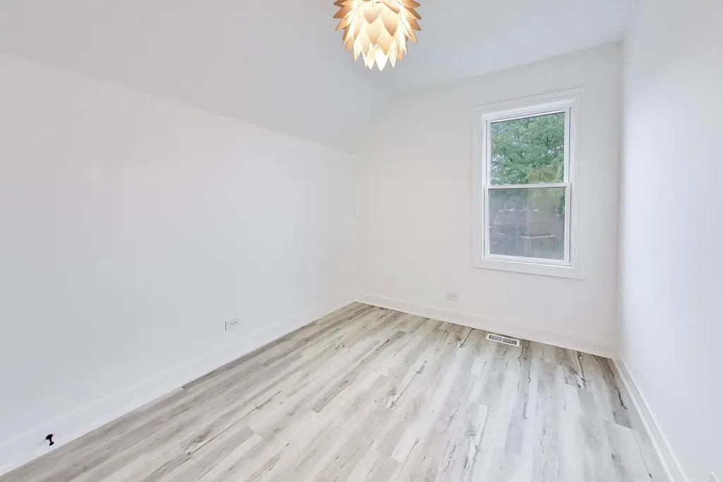 544 North Leamington Avenue Chicago IL 60644