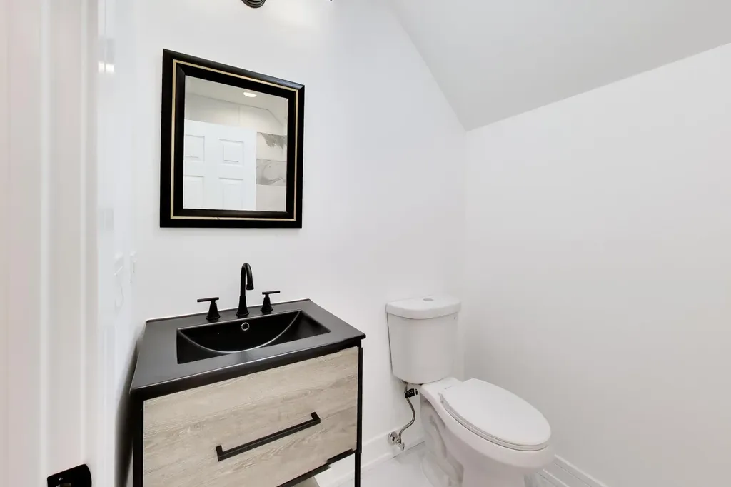 544 North Leamington Avenue Chicago IL 60644