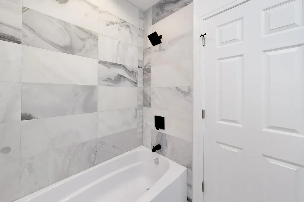 544 North Leamington Avenue Chicago IL 60644