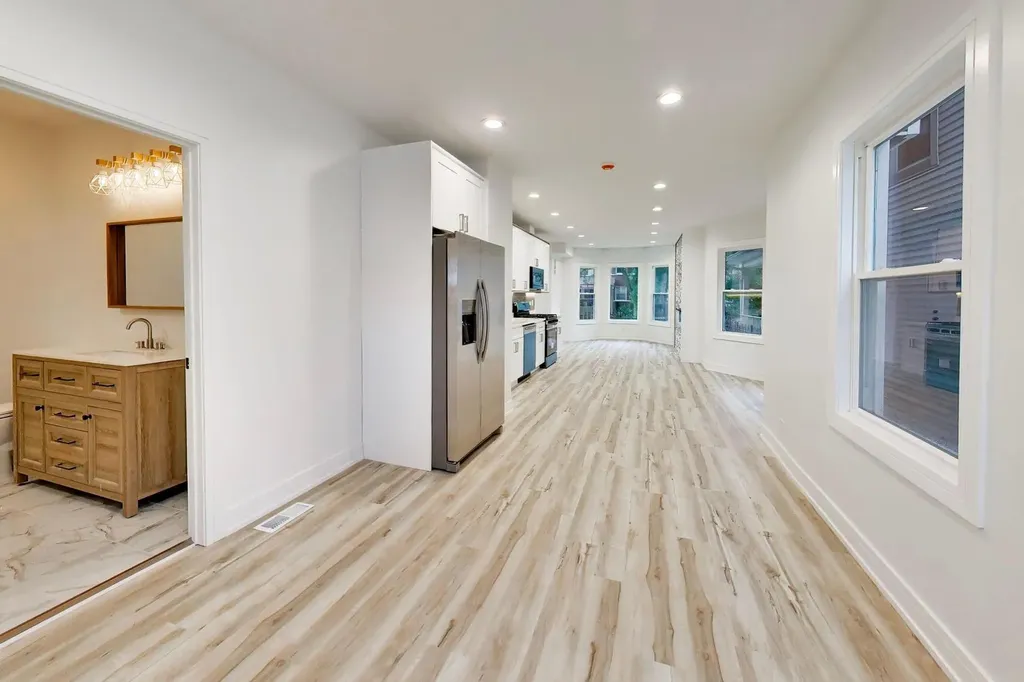 544 North Leamington Avenue Chicago IL 60644