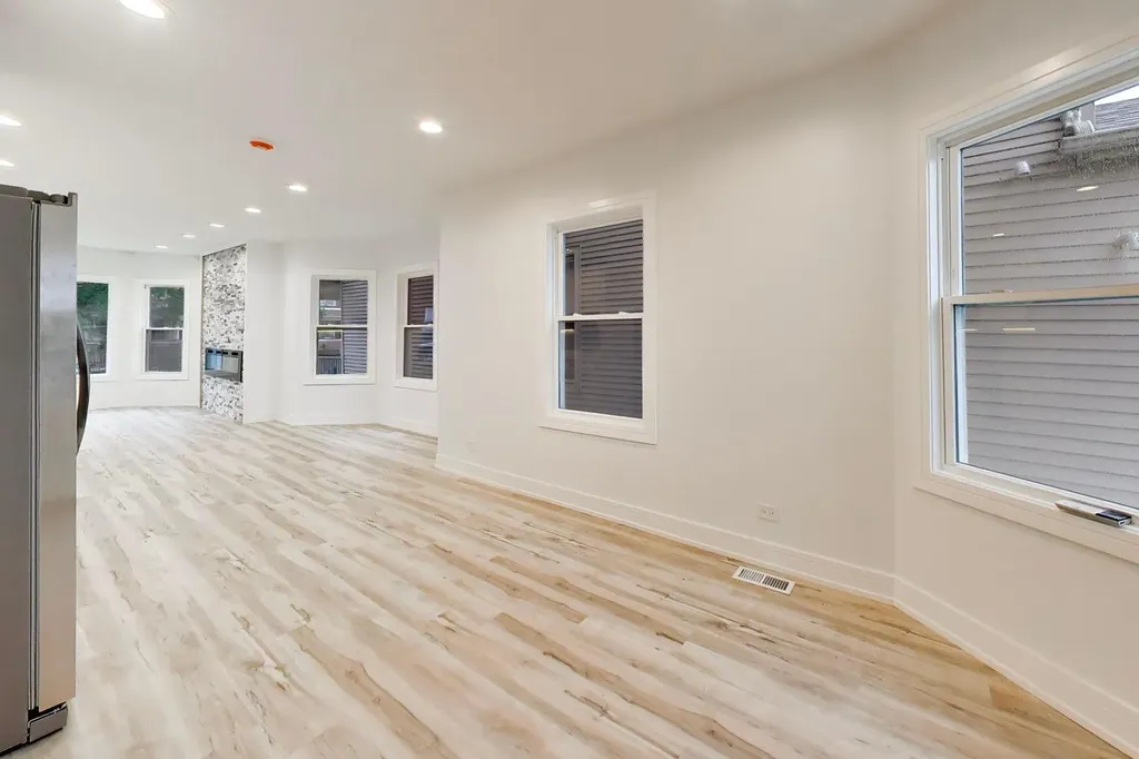 544 North Leamington Avenue Chicago IL 60644