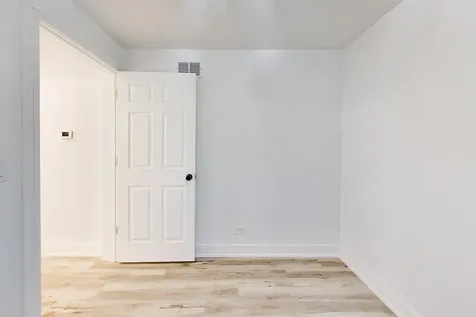 544 North Leamington Avenue Chicago IL 60644