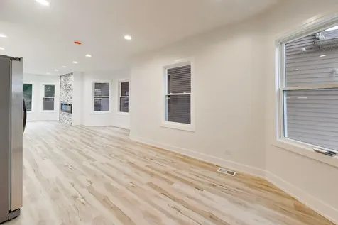 544 North Leamington Avenue Chicago IL 60644