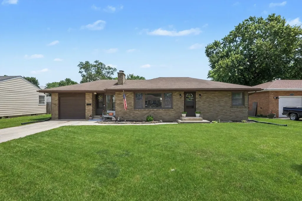 1108 Alann Drive Joliet IL 60435