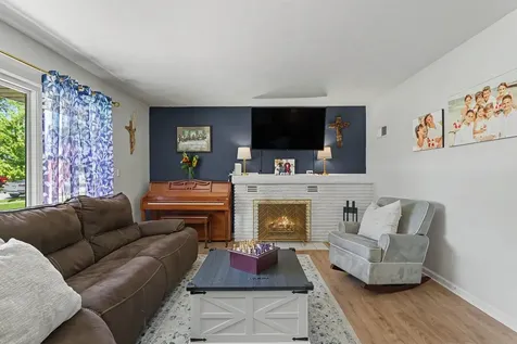 1108 Alann Drive Joliet IL 60435