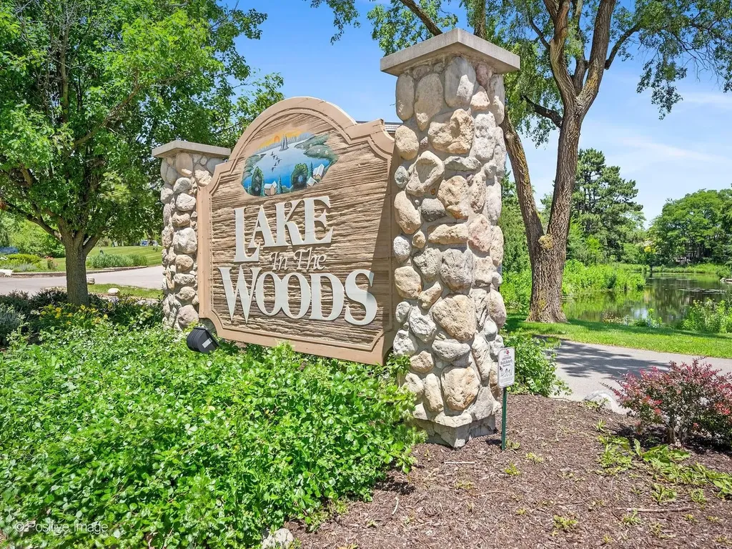8025 Woodglen Lane Downers Grove IL 60516
