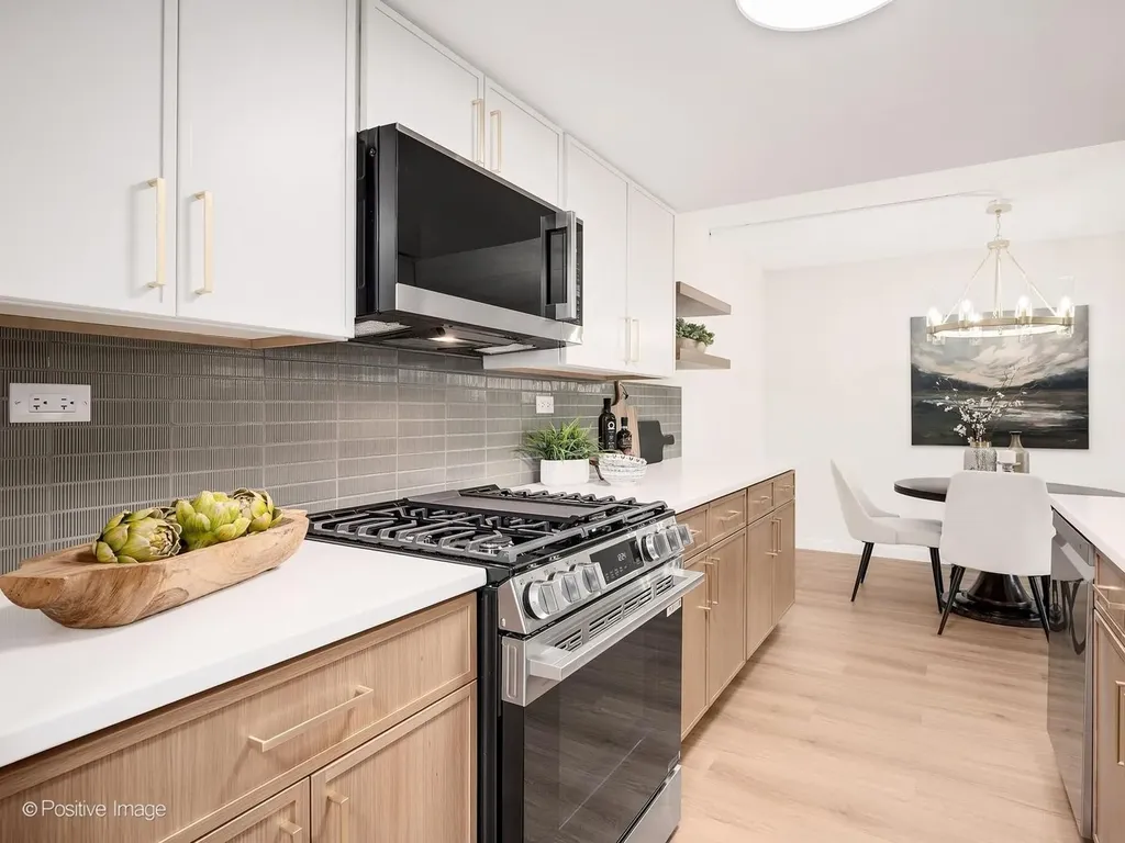 8025 Woodglen Lane Downers Grove IL 60516