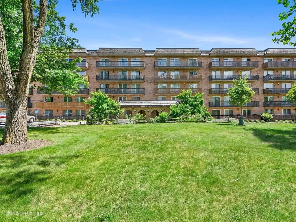 8025 Woodglen Lane Downers Grove IL 60516