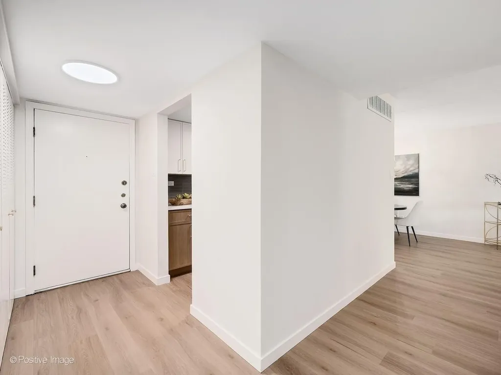 8025 Woodglen Lane Downers Grove IL 60516