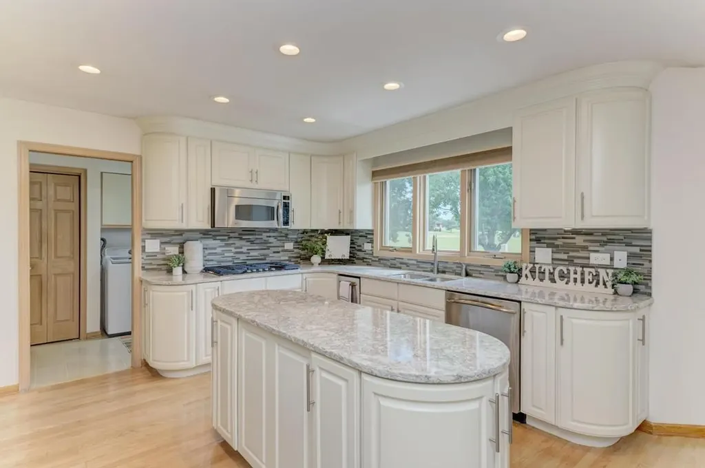 1500 Royal Oak Road Darien IL 60561