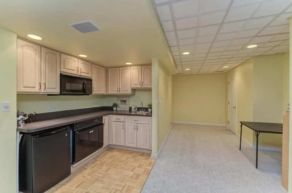 1500 Royal Oak Road Darien IL 60561