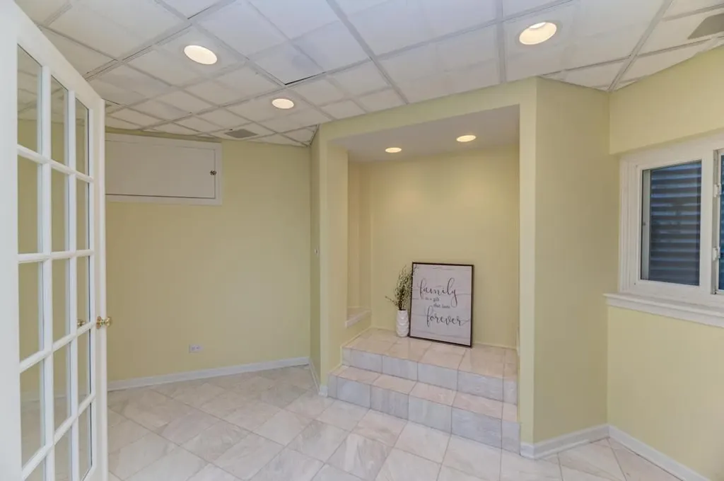 1500 Royal Oak Road Darien IL 60561