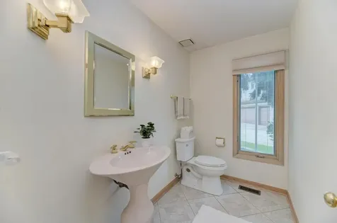 1500 Royal Oak Road Darien IL 60561
