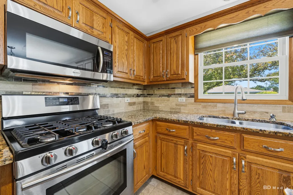 651 Columbia Drive New Lenox IL 60451