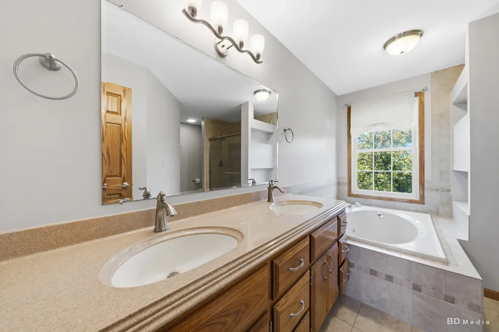 651 Columbia Drive New Lenox IL 60451