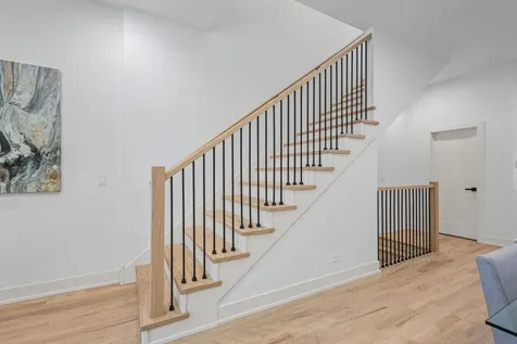 433 East 46th Place Chicago IL 60653