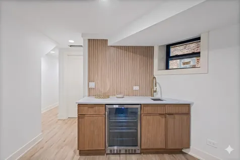 433 East 46th Place Chicago IL 60653