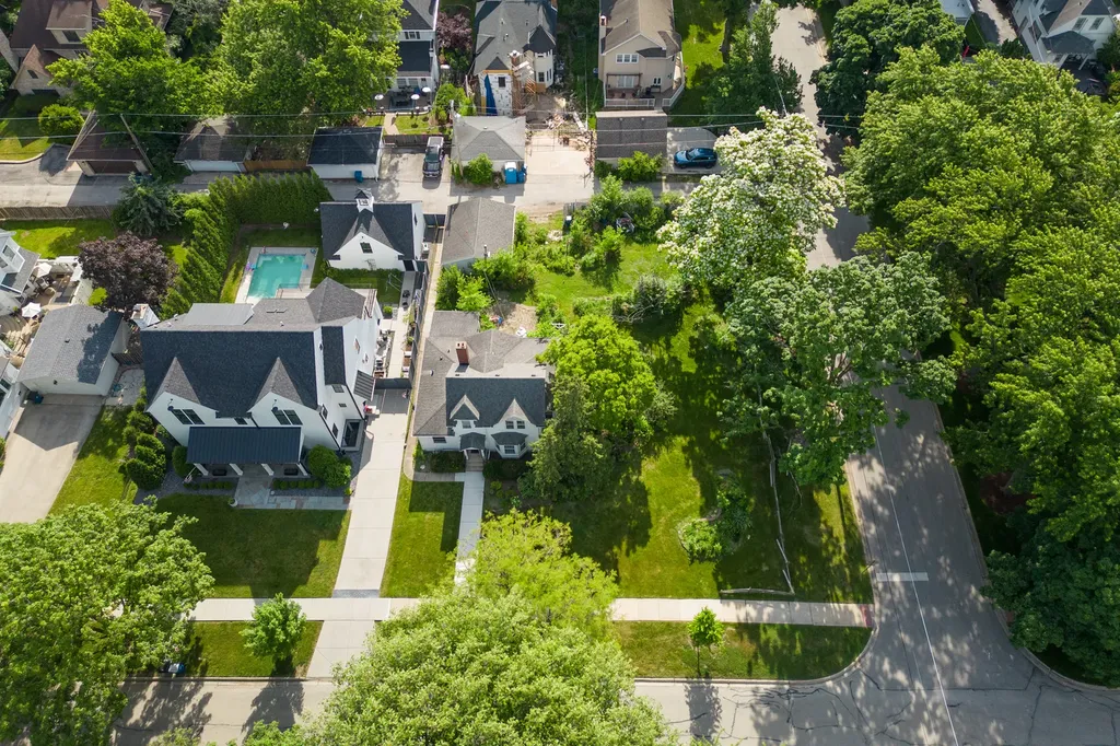 41 South Stough Street Hinsdale IL 60521