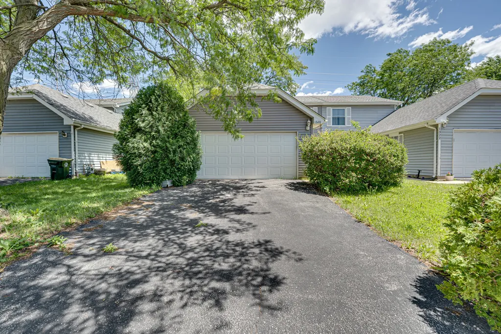 1320 Andover Drive Aurora IL 60504