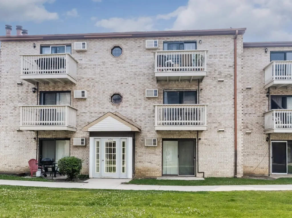 454 East Spruce Drive Palatine IL 60074