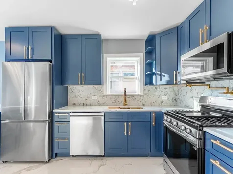 3053 West 77th Street Chicago IL 60652