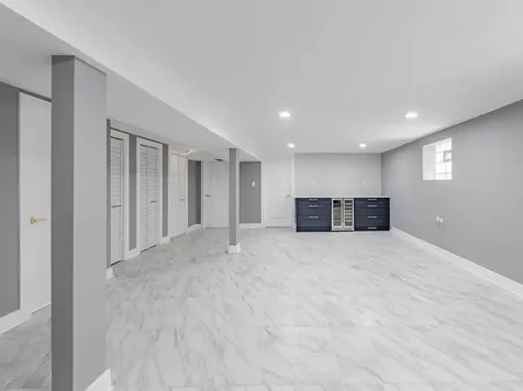 3053 West 77th Street Chicago IL 60652