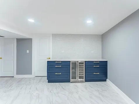 3053 West 77th Street Chicago IL 60652