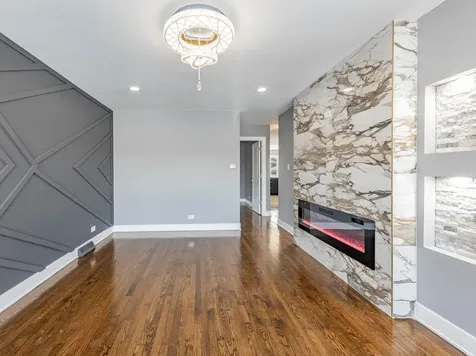 3053 West 77th Street Chicago IL 60652