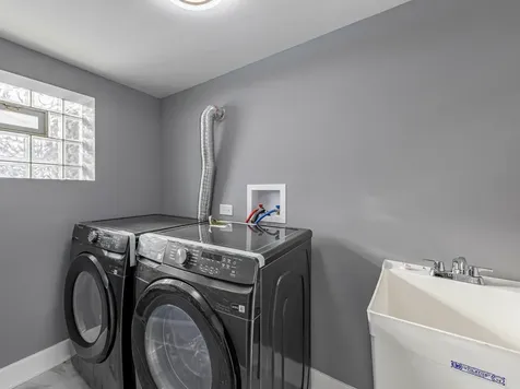3053 West 77th Street Chicago IL 60652