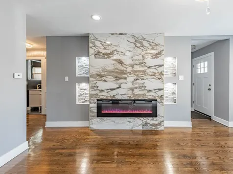 3053 West 77th Street Chicago IL 60652