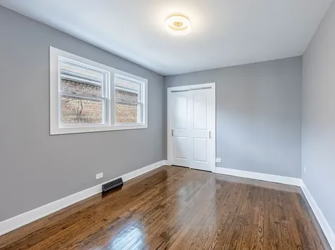 3053 West 77th Street Chicago IL 60652