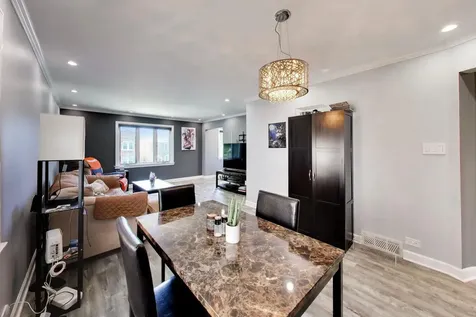 5016 North Mango Avenue Chicago IL 60630