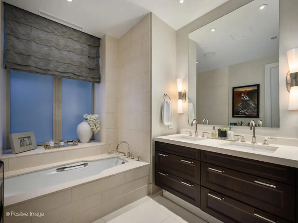 118 East Erie Street Chicago IL 60611
