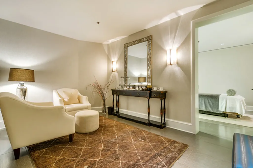 118 East Erie Street Chicago IL 60611