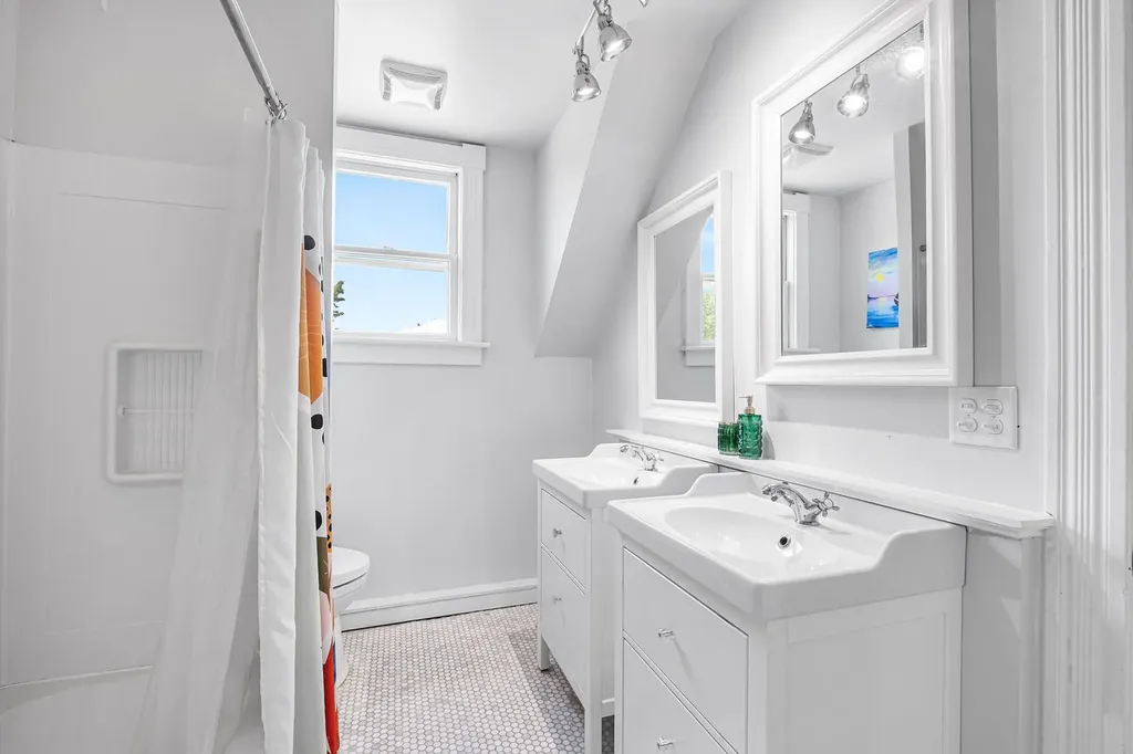 4949 West Winona Street Chicago IL 60630