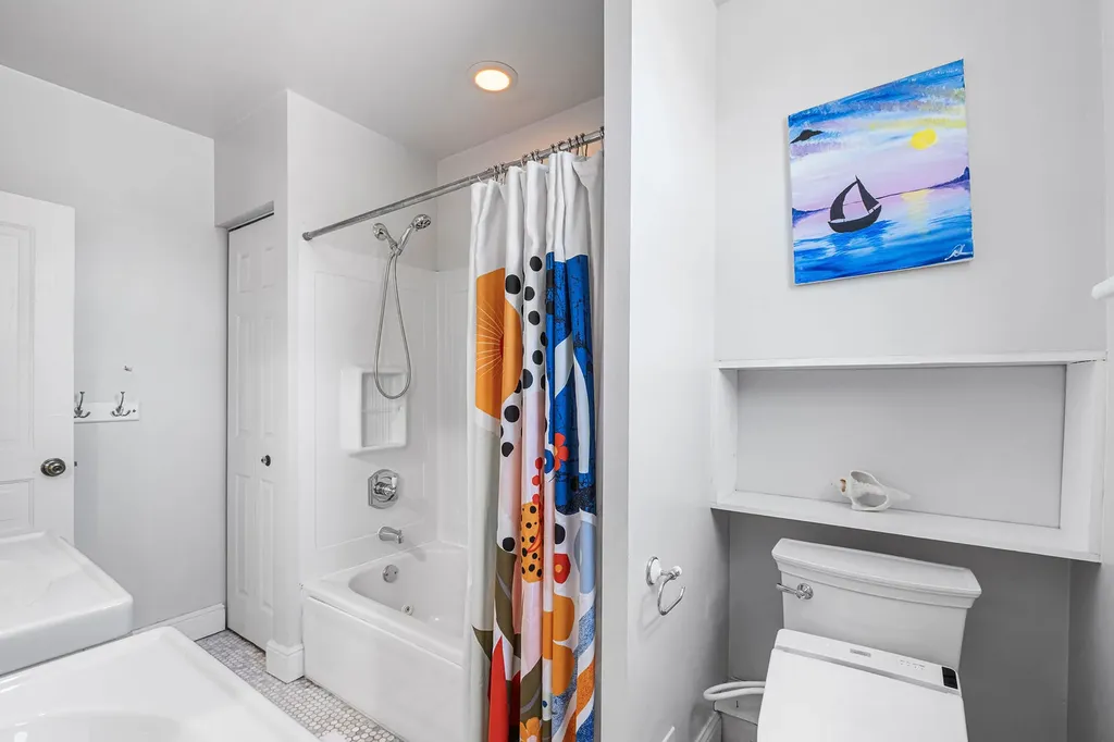 4949 West Winona Street Chicago IL 60630