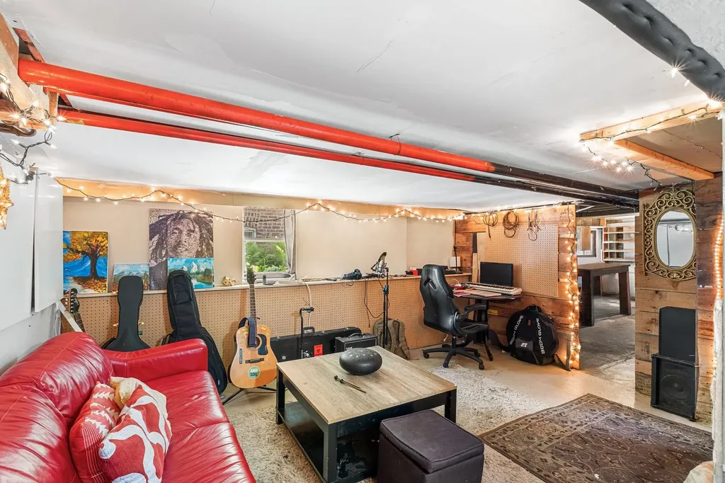 4949 West Winona Street Chicago IL 60630