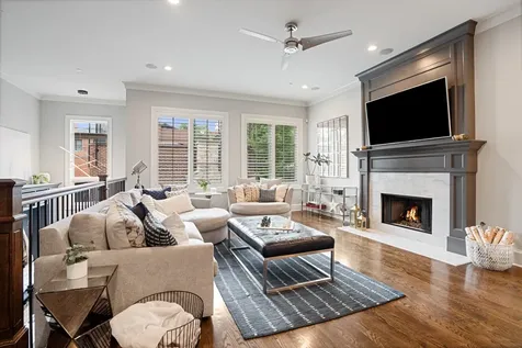 3514 North Leavitt Street Chicago IL 60618