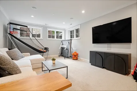 3514 North Leavitt Street Chicago IL 60618