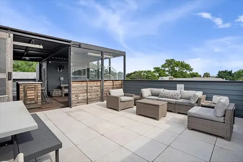 3514 North Leavitt Street Chicago IL 60618