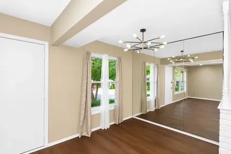 1796 Queensbury Circle Hoffman Estates IL 60169