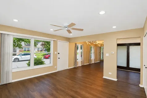 1796 Queensbury Circle Hoffman Estates IL 60169