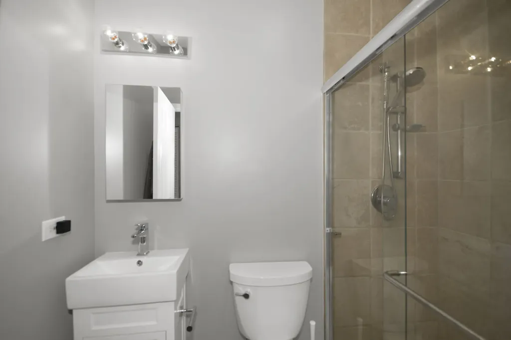 2840 North Damen Avenue Chicago IL 60618