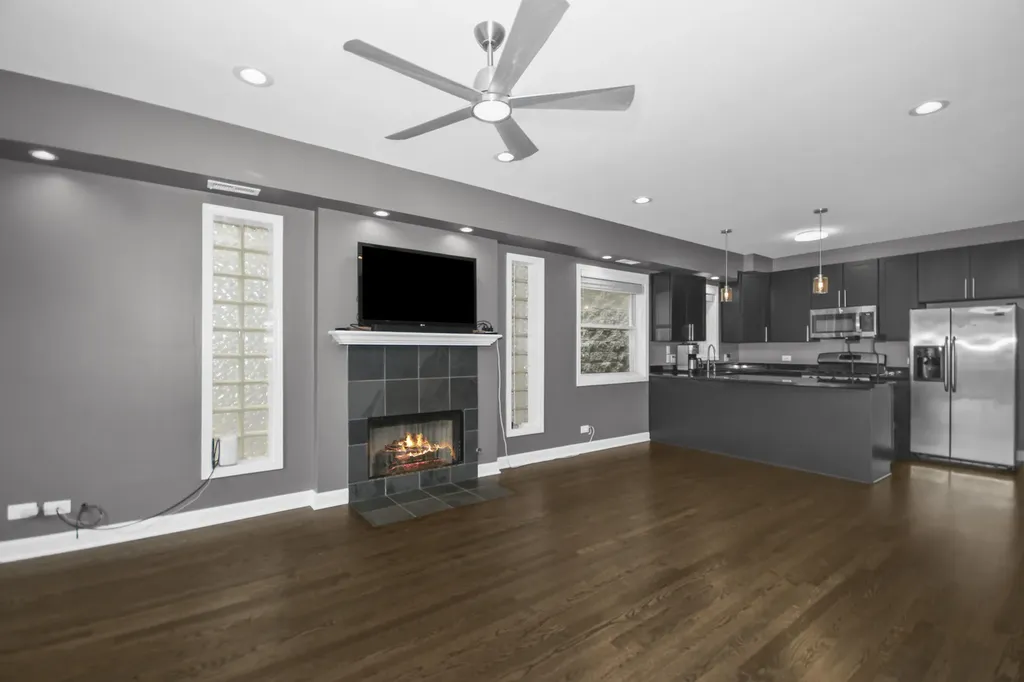 2840 North Damen Avenue Chicago IL 60618