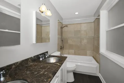 2840 North Damen Avenue Chicago IL 60618