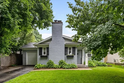 33 South June Terrace Lake Forest IL 60045