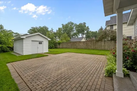 33 South June Terrace Lake Forest IL 60045
